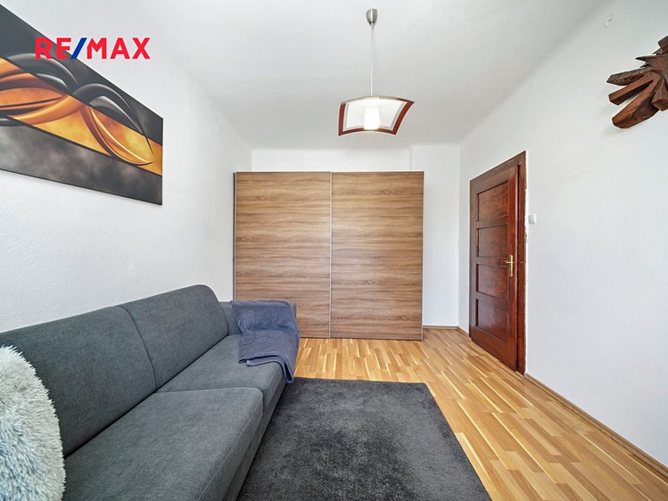Prodej rodinného domu 240 m², pozemek 359 m² - foto 4