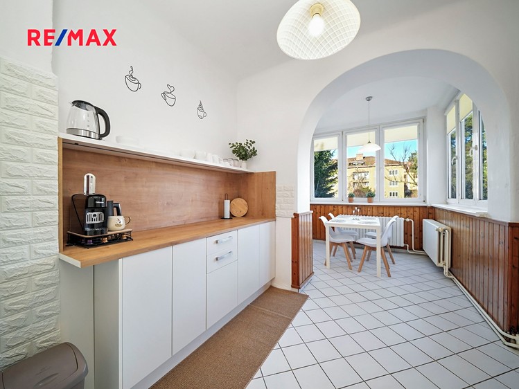 Prodej rodinného domu 240 m², pozemek 359 m² - foto 5