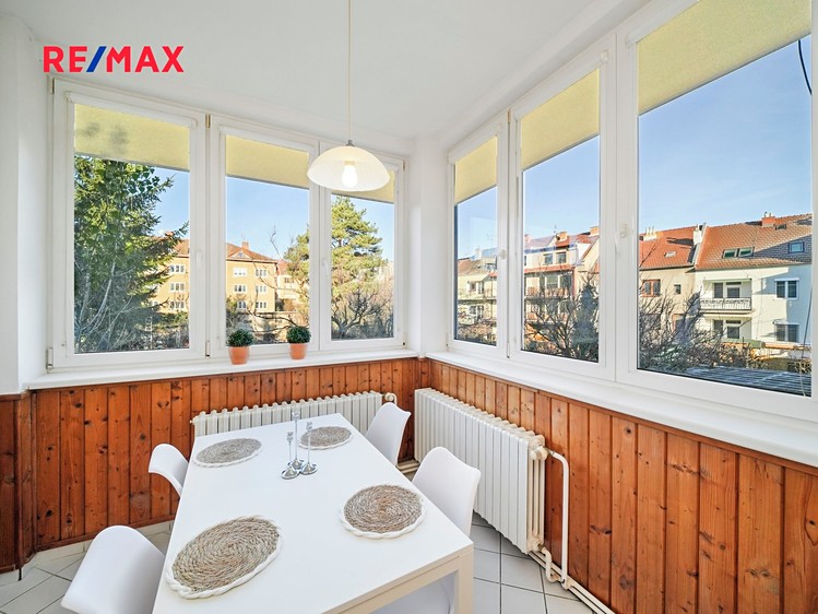 Prodej rodinného domu 240 m², pozemek 359 m² - foto 6