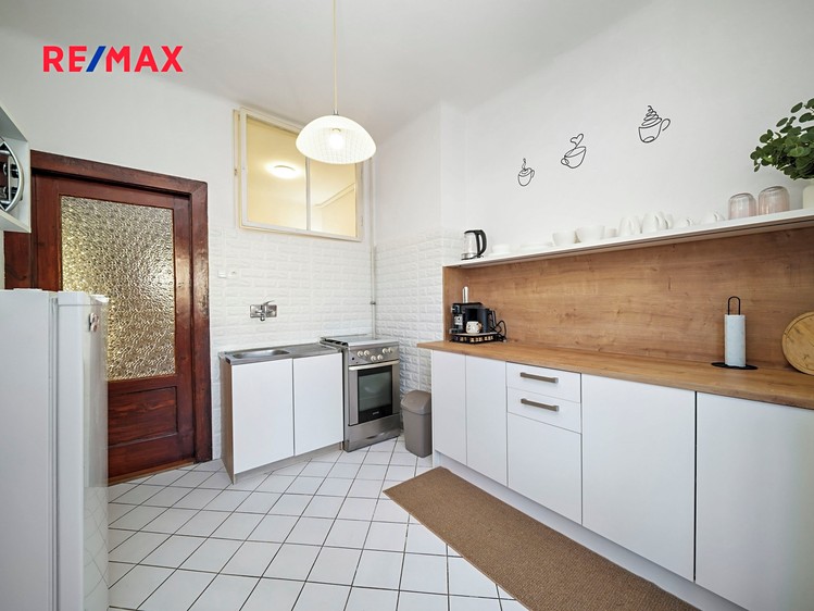 Prodej rodinného domu 240 m², pozemek 359 m² - foto 7