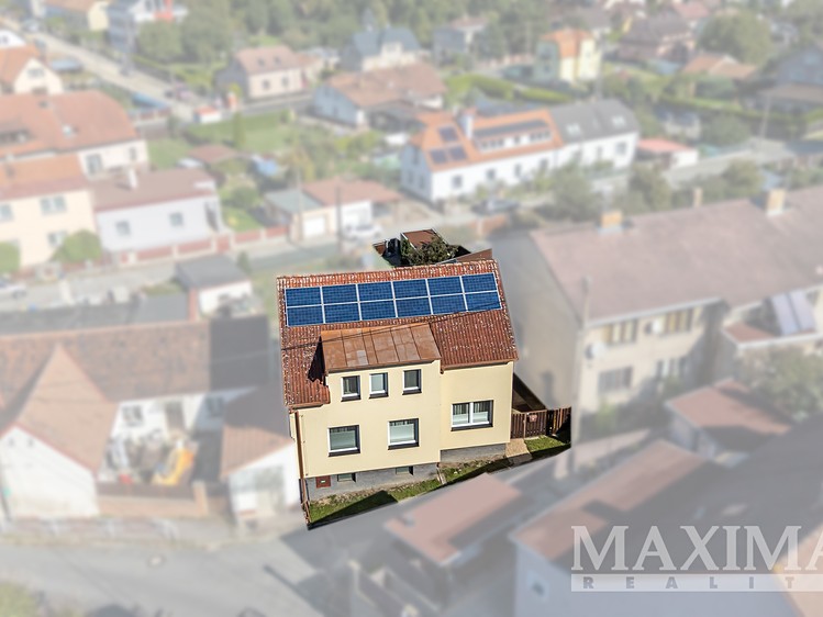 Prodej rodinného domu 230 m², pozemek 348 m² - foto 1