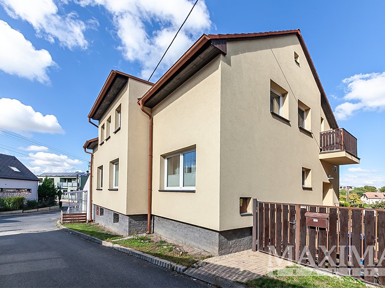 Prodej rodinného domu 230 m², pozemek 348 m² - foto 2