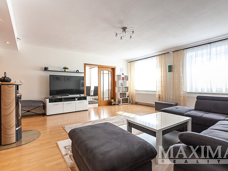 Prodej rodinného domu 230 m², pozemek 348 m² - foto 8