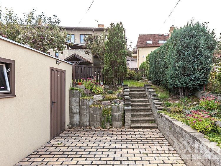 Prodej rodinného domu 230 m², pozemek 348 m² - foto 7