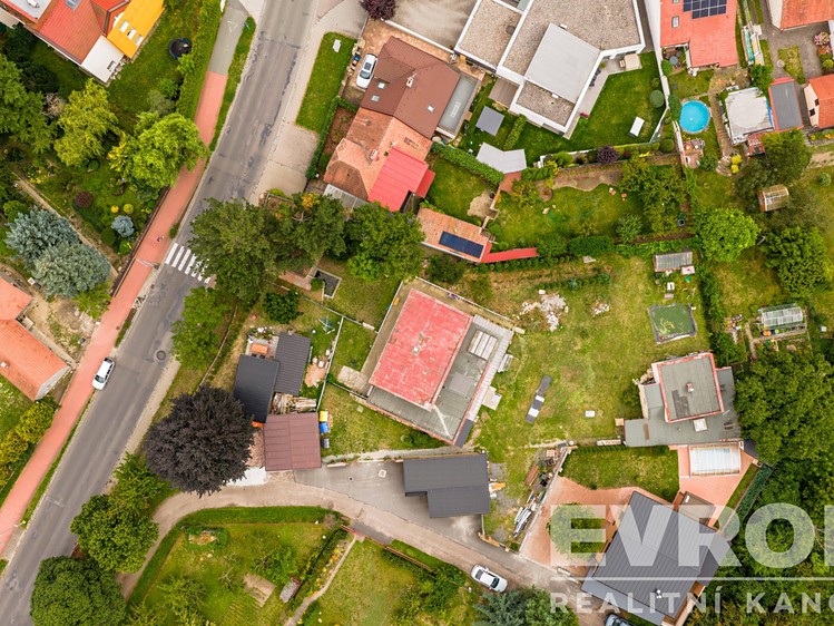 Prodej rodinného domu 200 m², pozemek 736 m² - foto 2