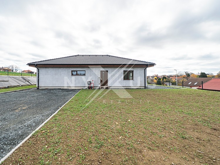 Prodej rodinného domu 115 m², pozemek 1 521 m² - foto 2
