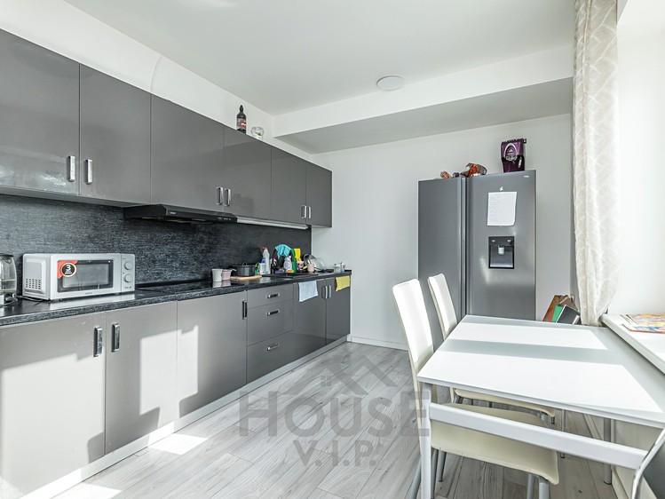 Prodej vícegeneračního domu 550 m², pozemek 1 679 m² - foto 7