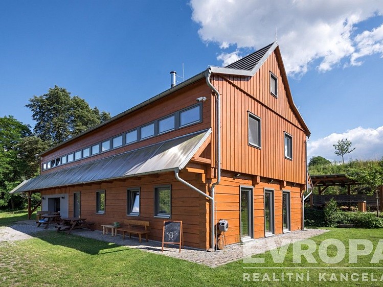 Prodej rodinného domu 260 m², pozemek 70 485 m² - foto 2