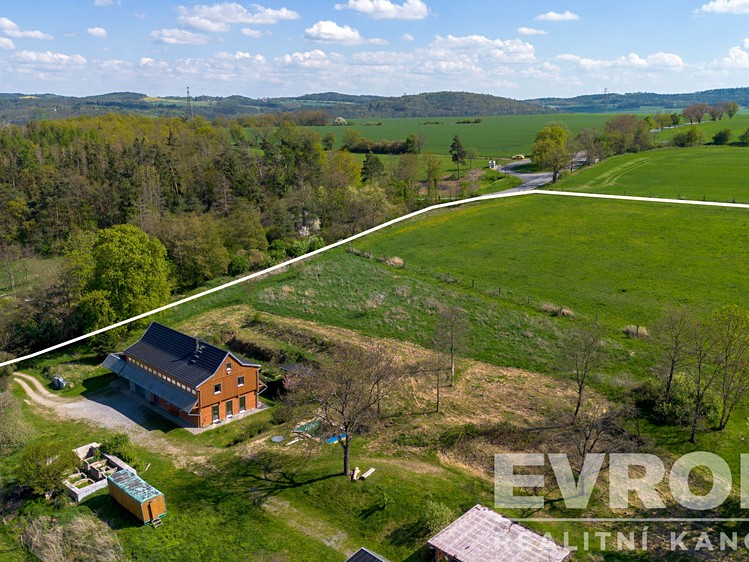 Prodej rodinného domu 260 m², pozemek 70 485 m² - foto 1