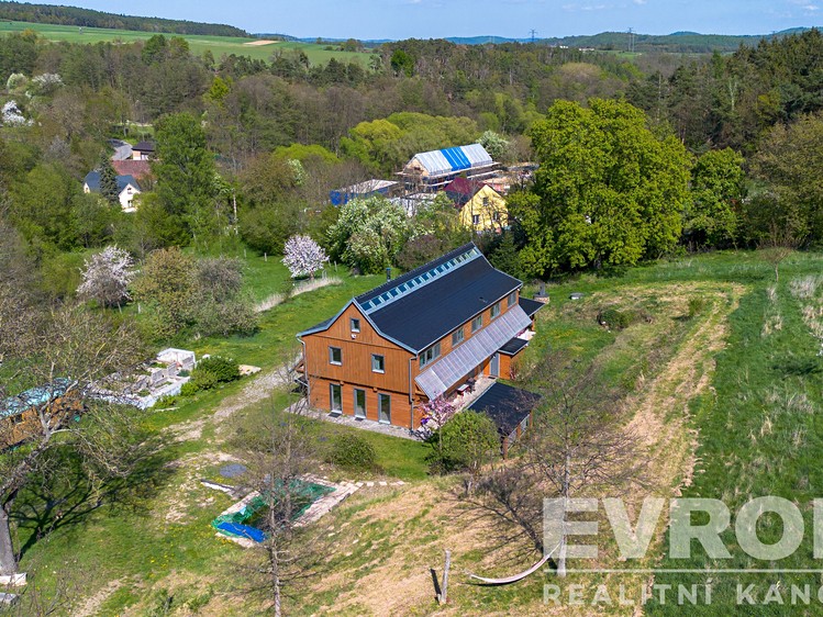 Prodej rodinného domu 260 m², pozemek 70 485 m² - foto 4
