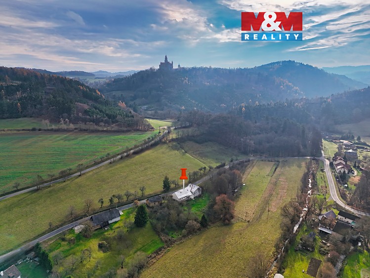 Prodej rodinného domu 240 m², pozemek 4 325 m² - foto 1