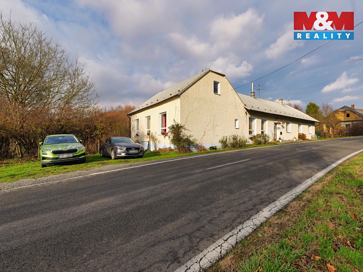 Prodej rodinného domu 240 m², pozemek 4 325 m² - foto 2