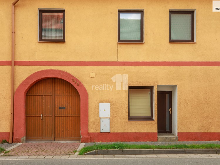Prodej  rodinného domu 220 m², pozemek 907 m² - foto 3