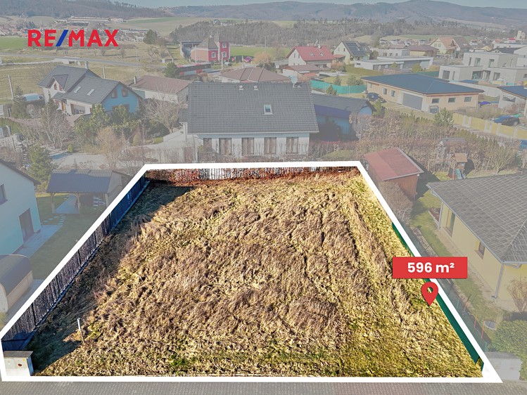 Prodej stavebního pozemku 596 m² - foto 1