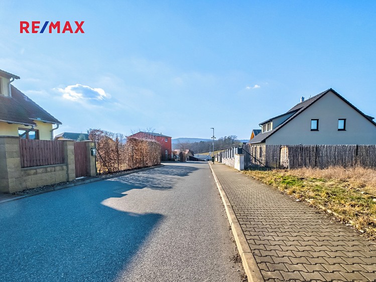 Prodej stavebního pozemku 596 m² - foto 7