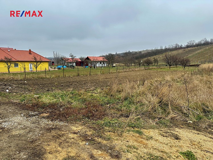 Prodej  stavebního pozemku 898 m² - foto 5