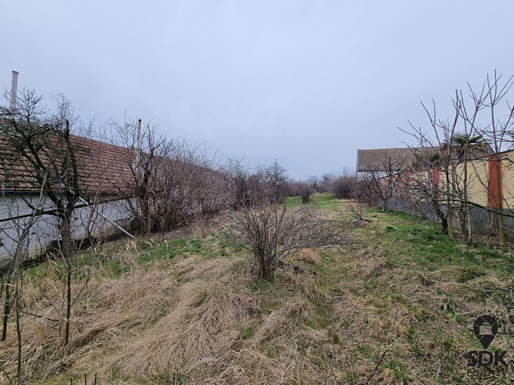 Prodej stavebního pozemku 809 m² - foto 1