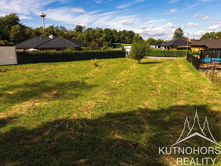 Prodej stavebního pozemku 2 044 m² - foto 3