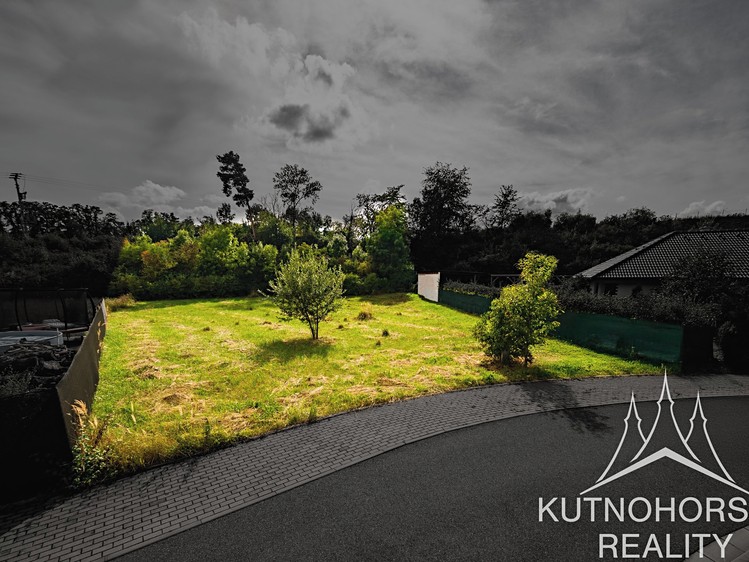 Prodej stavebního pozemku 2 044 m² - foto 6