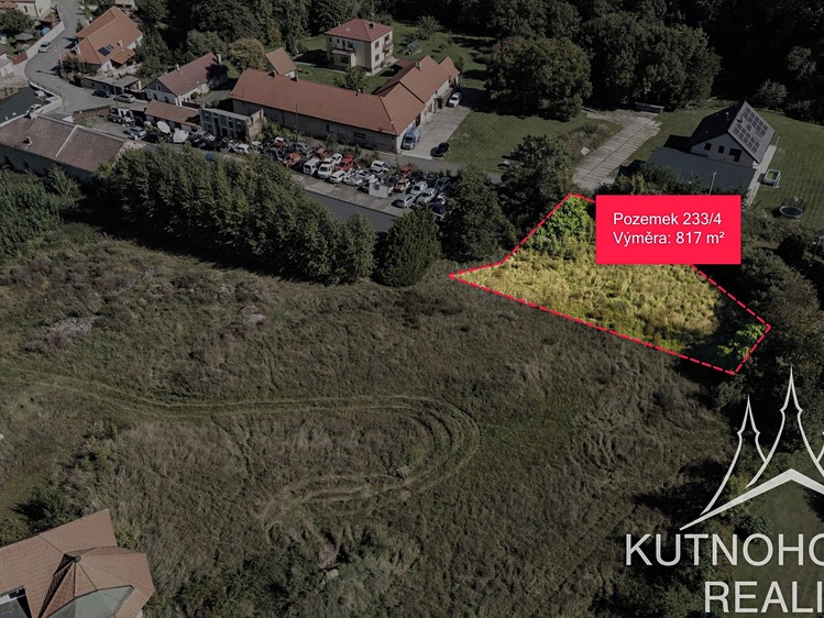 Prodej stavebního pozemku 817 m² - foto 1