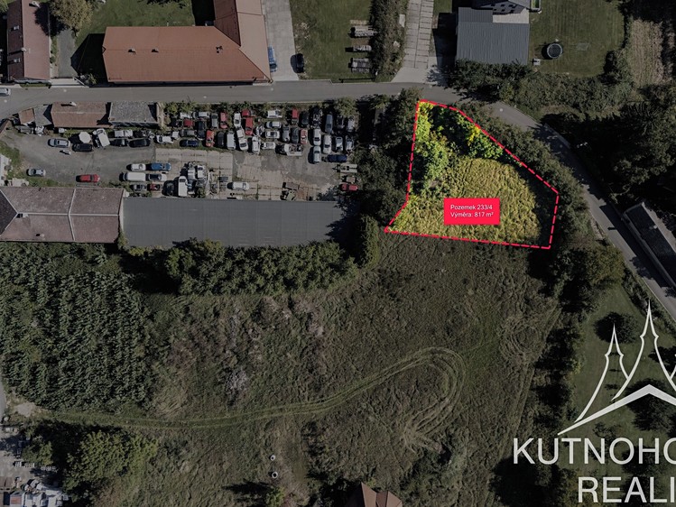 Prodej stavebního pozemku 817 m² - foto 2