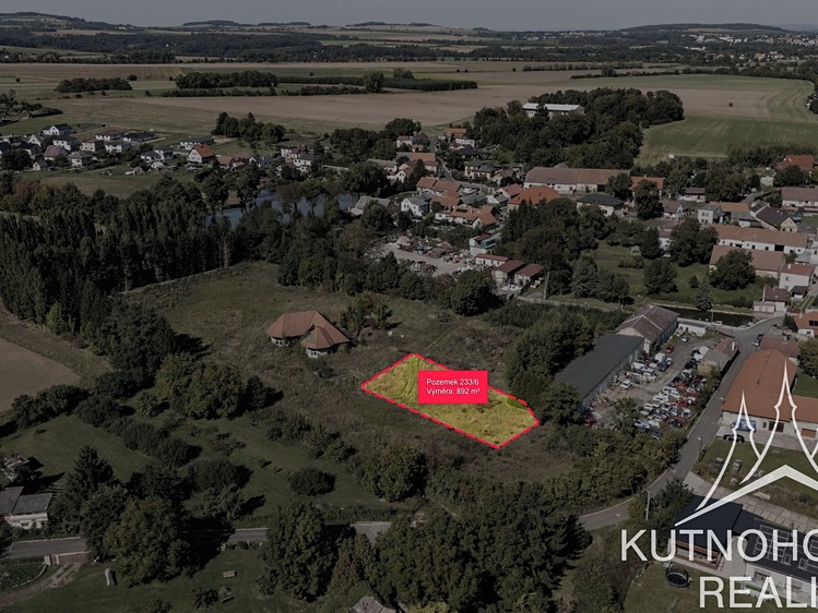 Prodej stavebního pozemku 892 m² - foto 3