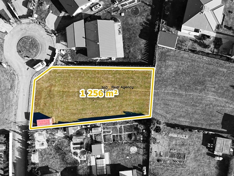 Prodej stavebního pozemku 1 256 m² - foto 1