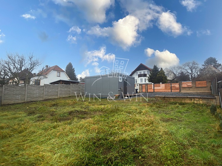 Prodej stavebního pozemku 407 m² - foto 1