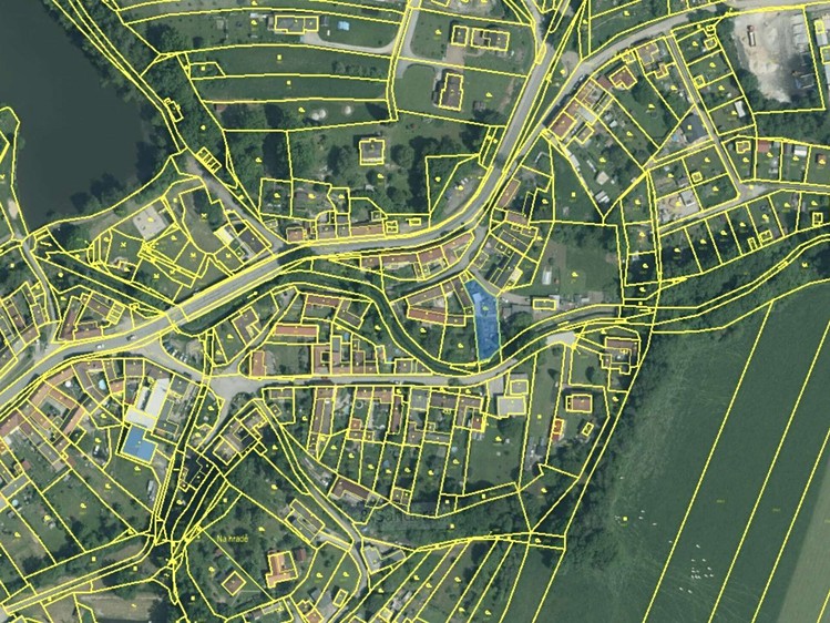 Prodej podílu 1/9 stavebního pozemku 610 m² - foto 3