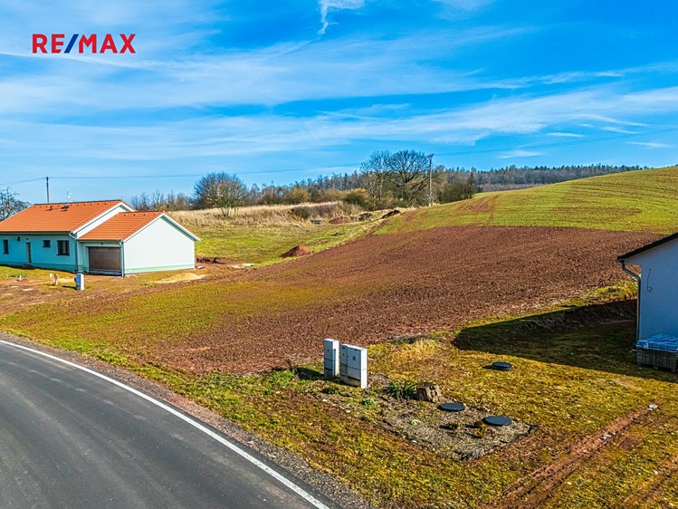 Prodej  stavebního pozemku 1 000 m² - foto 4