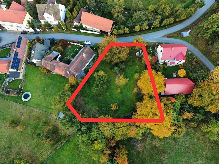 Prodej stavebního pozemku 1 550 m² - foto 1