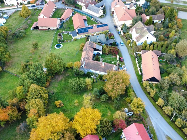 Prodej stavebního pozemku 1 550 m² - foto 8