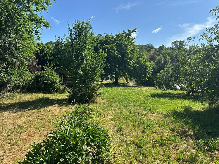 Prodej stavebního pozemku 1 379 m² - foto 2