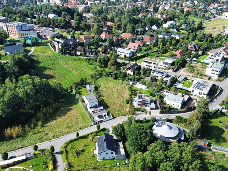 Prodej stavebního pozemku 1 866 m² - foto 2