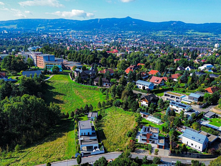 Prodej stavebního pozemku 1 866 m² - foto 1