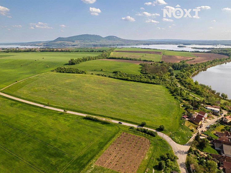 Prodej stavebního pozemku 62 276 m² - foto 1
