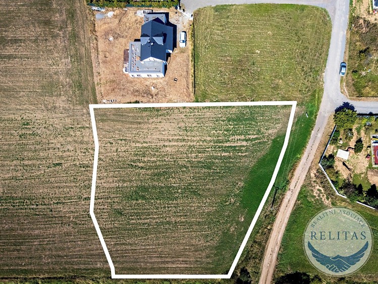 Prodej  stavebního pozemku 2 551 m² - foto 3