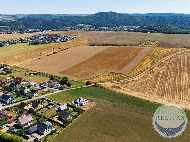 Prodej  stavebního pozemku 2 551 m² - foto 6