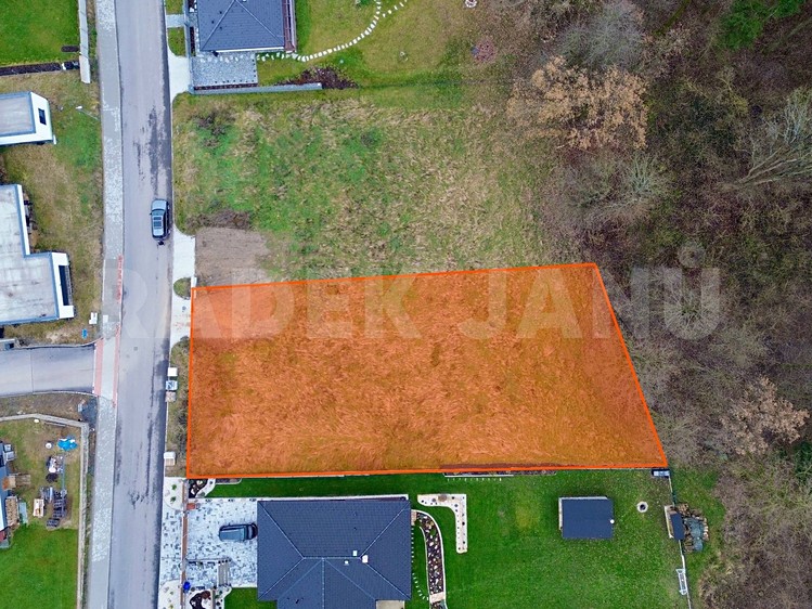 Prodej stavebního pozemku 1 210 m² - foto 3