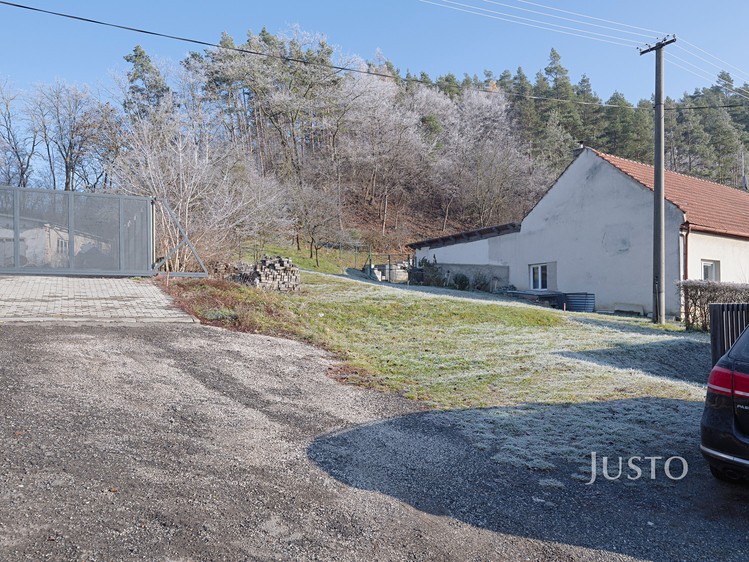 Prodej stavebního pozemku 534 m² - foto 3
