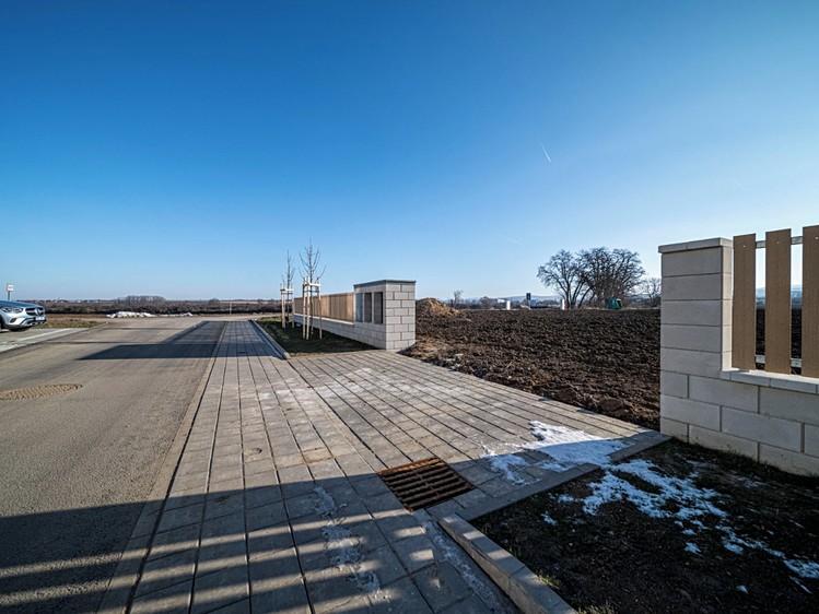 Prodej stavebního pozemku 1 088 m² - foto 1