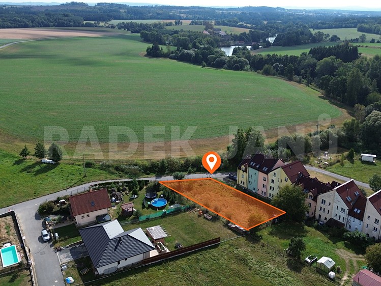 Prodej stavebního pozemku 896 m² - foto 3