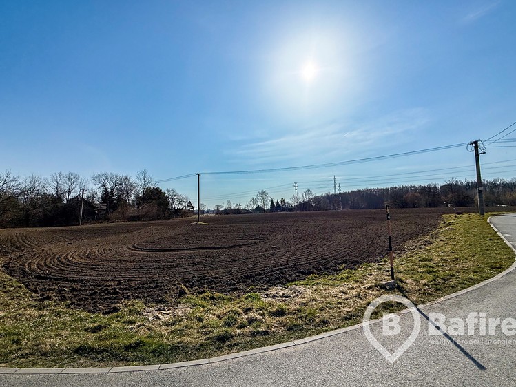 Prodej stavebního pozemku 2 037 m² - foto 6