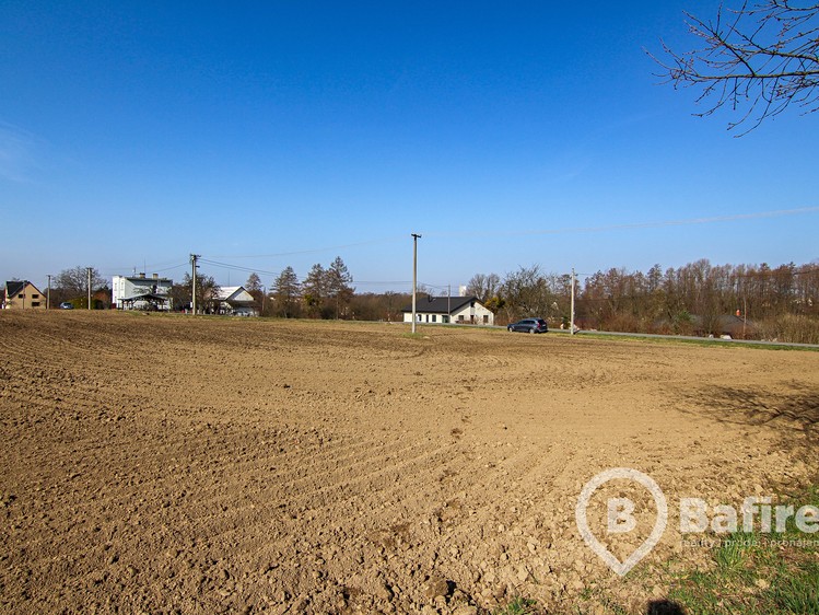 Prodej stavebního pozemku 2 037 m² - foto 8