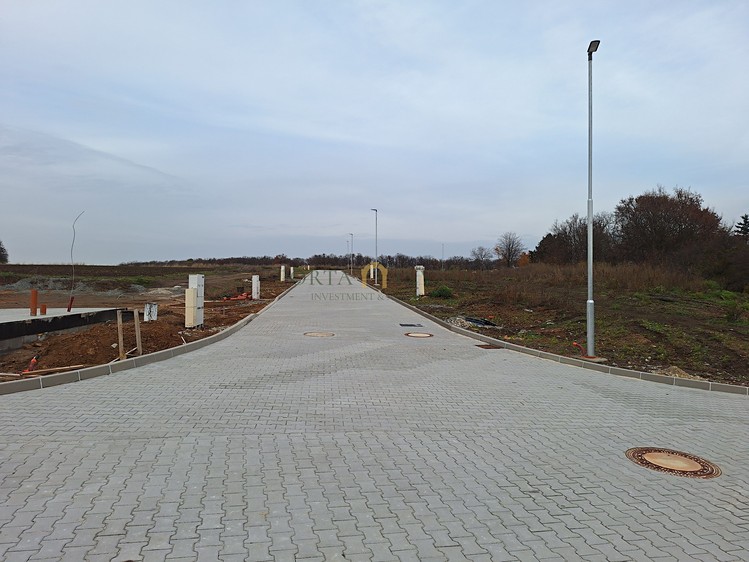 Prodej stavebního pozemku 10 466 m² - foto 1
