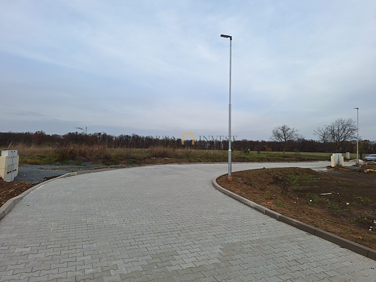 Prodej stavebního pozemku 10 466 m² - foto 3