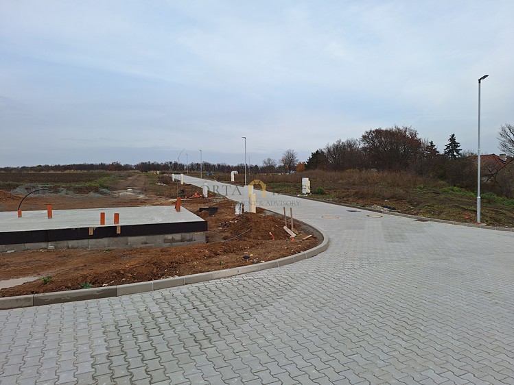 Prodej stavebního pozemku 10 466 m² - foto 6