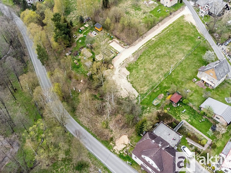 Prodej stavebního pozemku 807 m² - foto 2