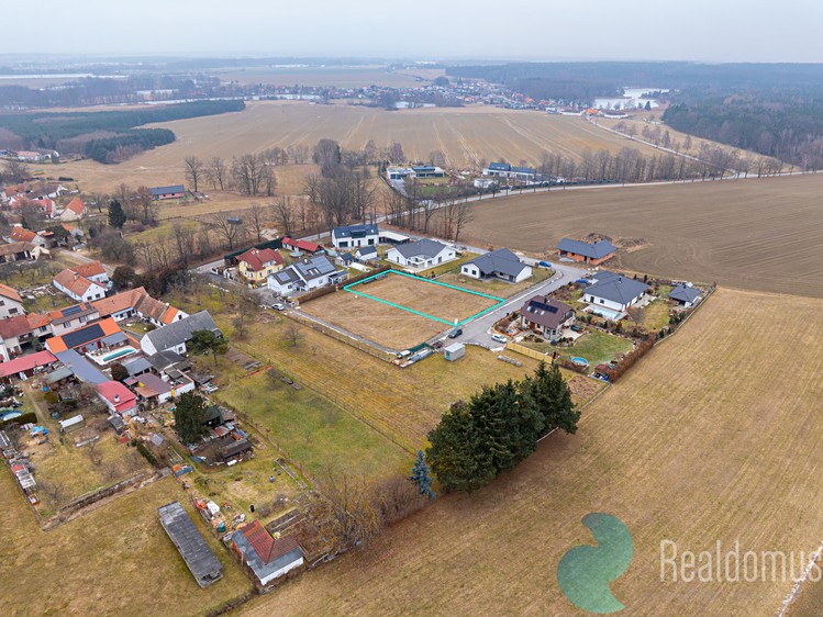 Prodej stavebního pozemku 955 m² - foto 2