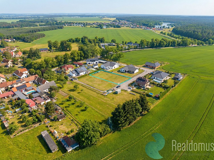 Prodej stavebního pozemku 955 m² - foto 1
